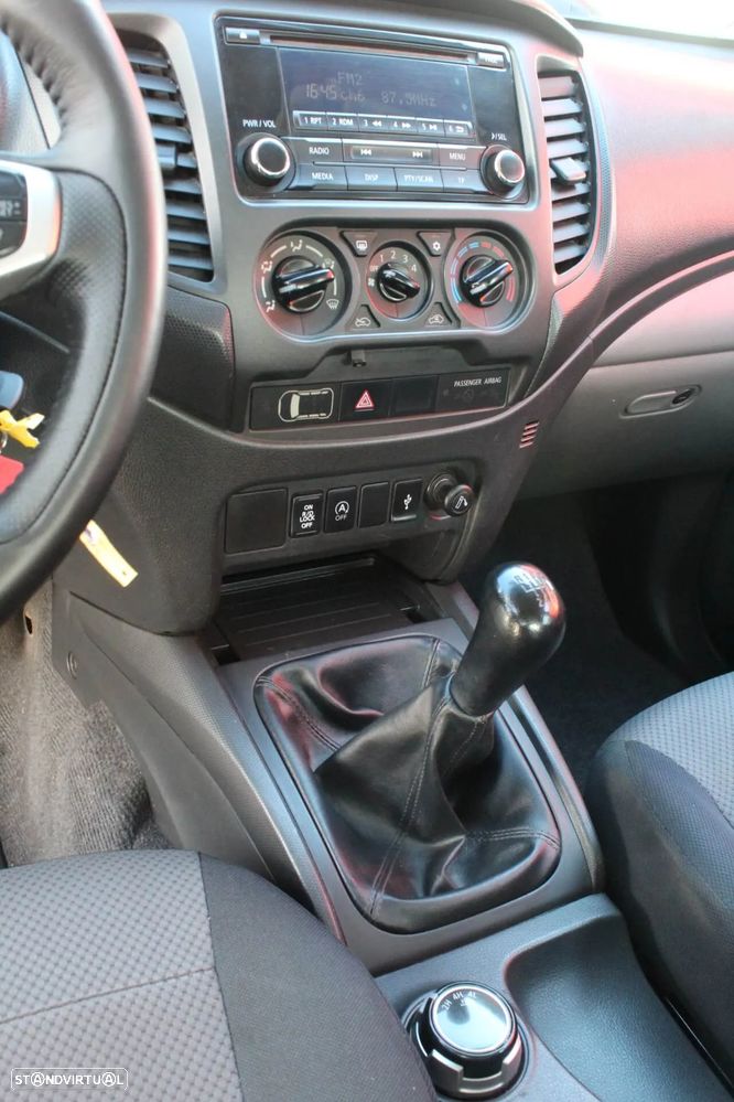 Mitsubishi L200 2.4 DI-D CD Invite 4WD - 13