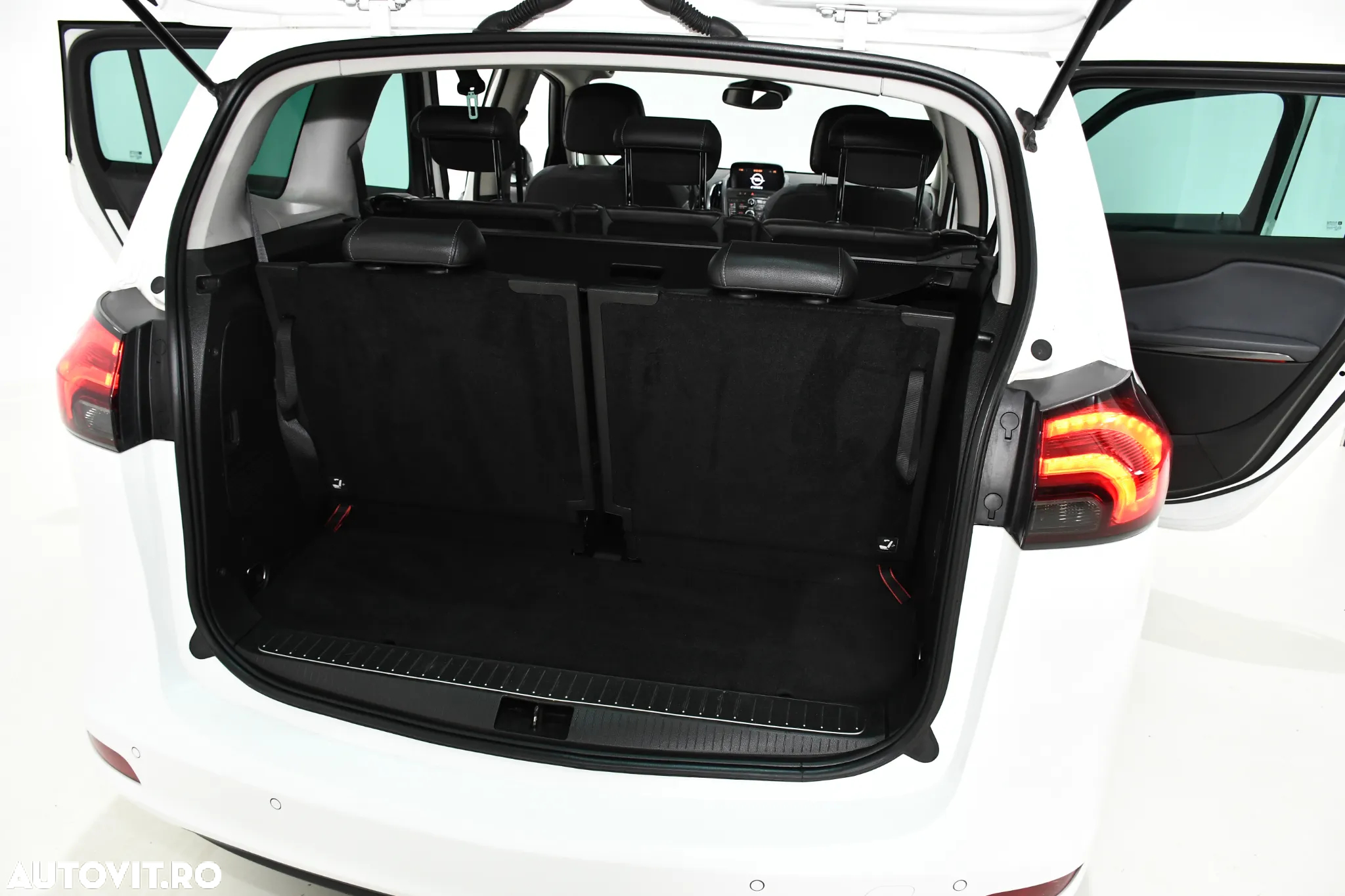 Opel Zafira Tourer 2.0 CDTI Innovation - 24