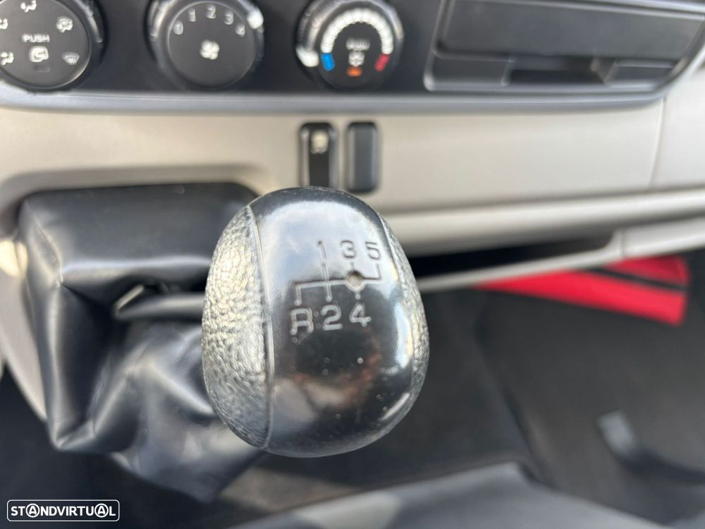 Mitsubishi Canter FUSO 3C15 CONTENTOR COM PLATAFORMA 1.000Kg - 36