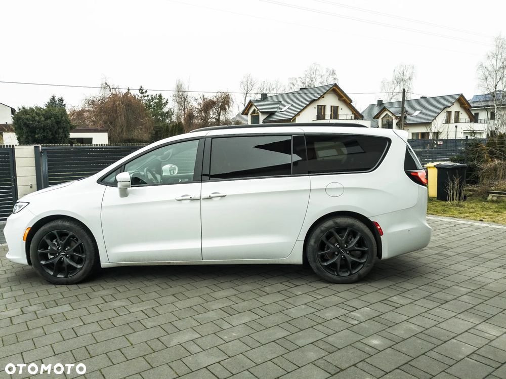 Chrysler Pacifica - 12