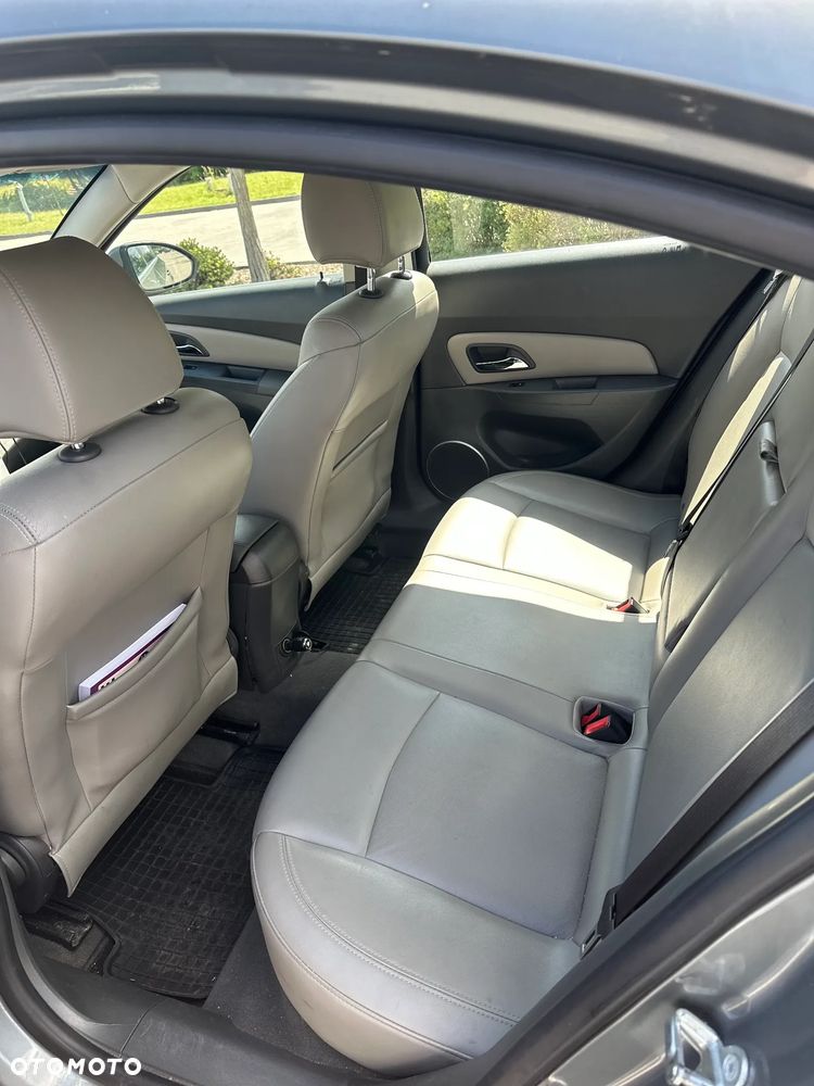 Chevrolet Cruze 1.8 LT - 13