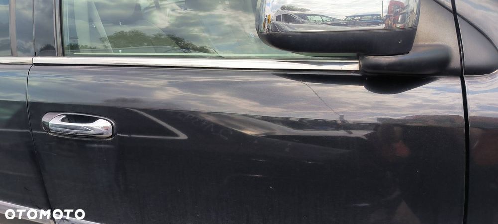 DRZWI PRAWE PRZÓD CHRYSLER ASPEN 5.7 - 9