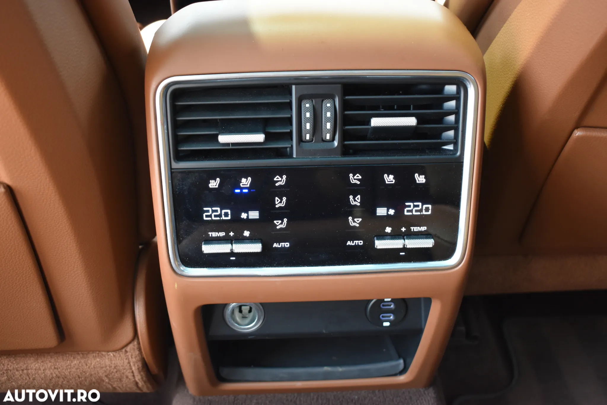 Porsche Cayenne - 21