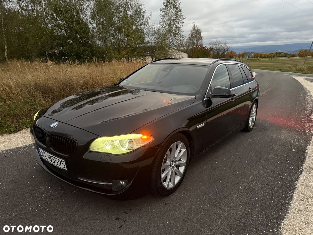 BMW Seria 5 525d xDrive Touring Sport-Aut - 2