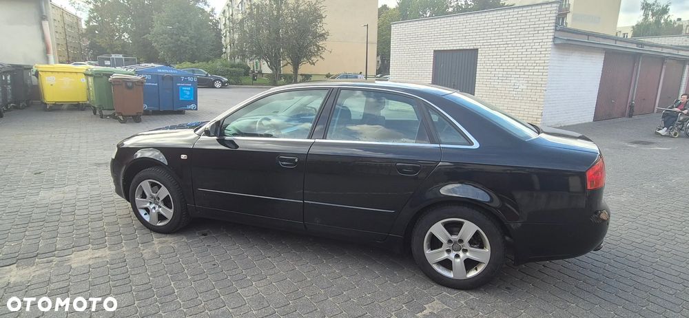 Audi A4 Limousine - 3
