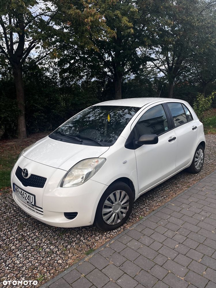 Toyota Yaris - 1