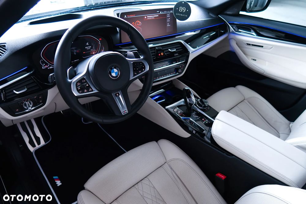 BMW Seria 5 540d xDrive mHEV M Sport sport - 23