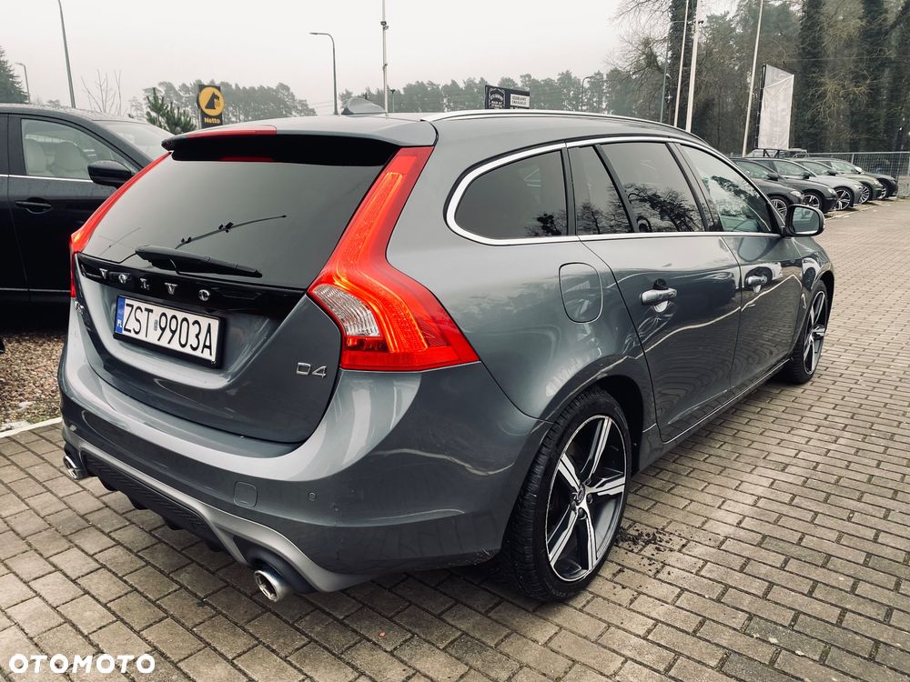 Volvo V60 D4 Geartronic R-Design - 4