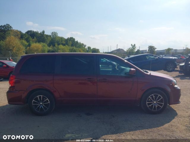 Dodge Grand Caravan - 38