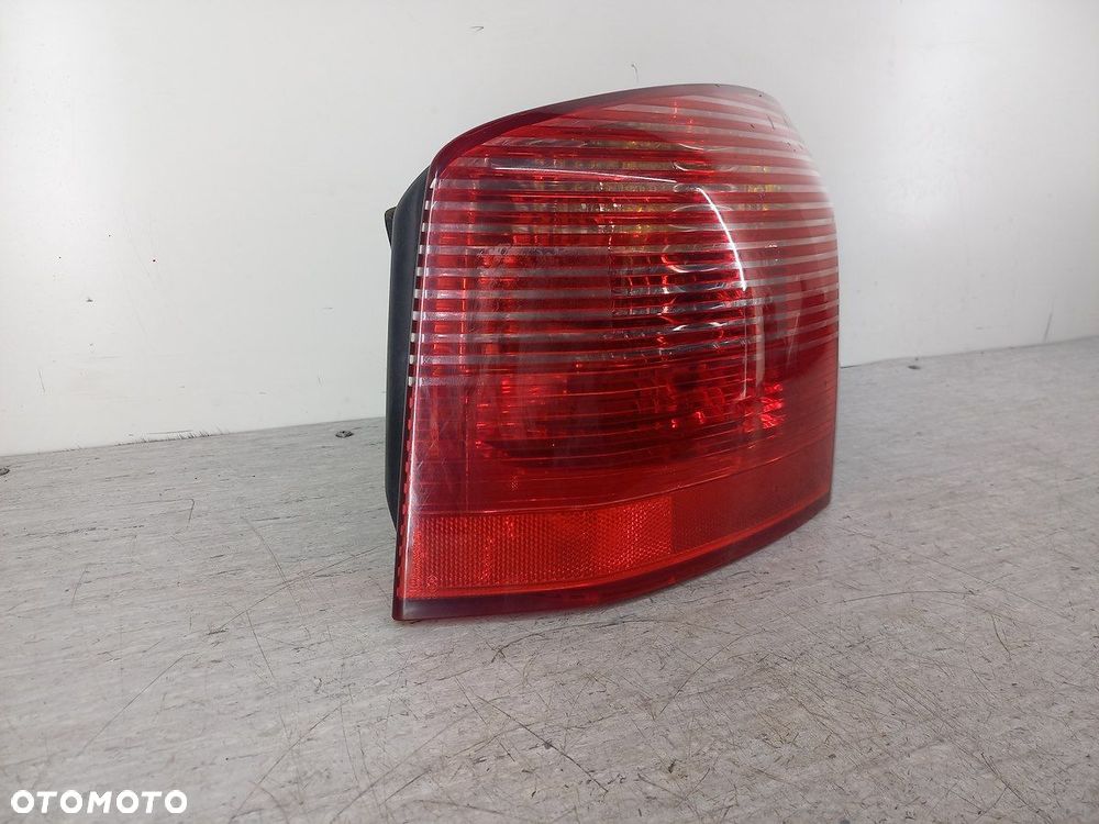 LAMPA TYLNA PRAWA PEUGEOT 407 SW KOMBI - 5