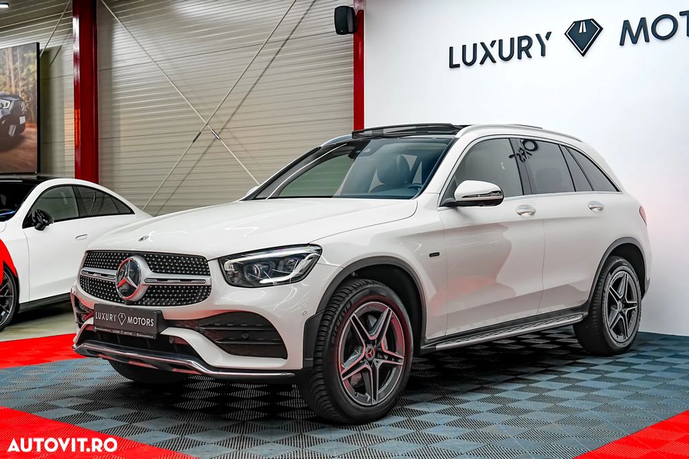Mercedes-Benz GLC 300 e 4Matic 9G-TRONIC AMG Line Plus - 1
