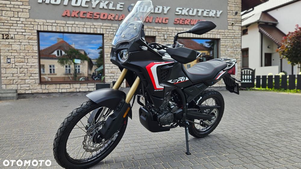 QJMOTOR SRT 300DX - 1