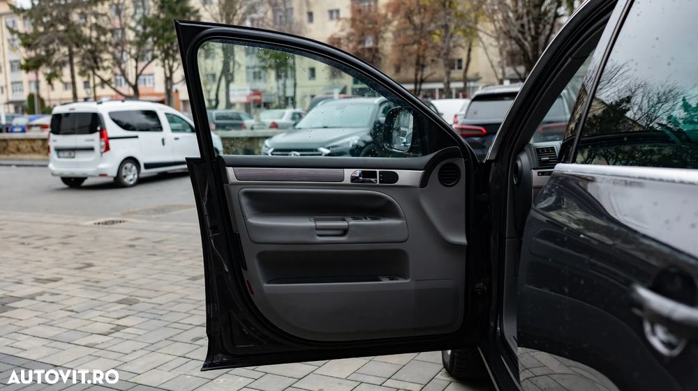 Volkswagen Touareg - 23