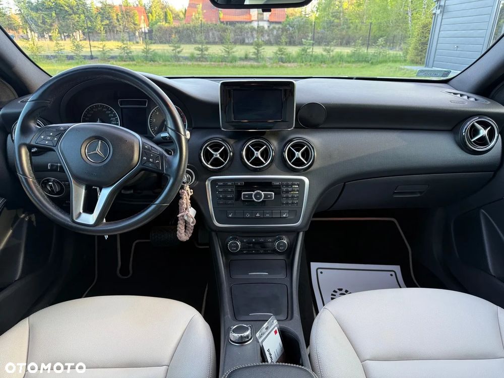 Mercedes-Benz Klasa A 180 (BlueEFFICIENCY) 7G-DCT - 7