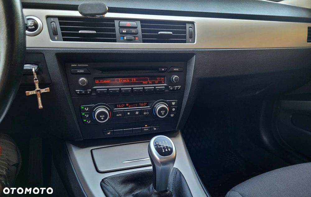 BMW Seria 3 318i Edition Lifestyle - 9
