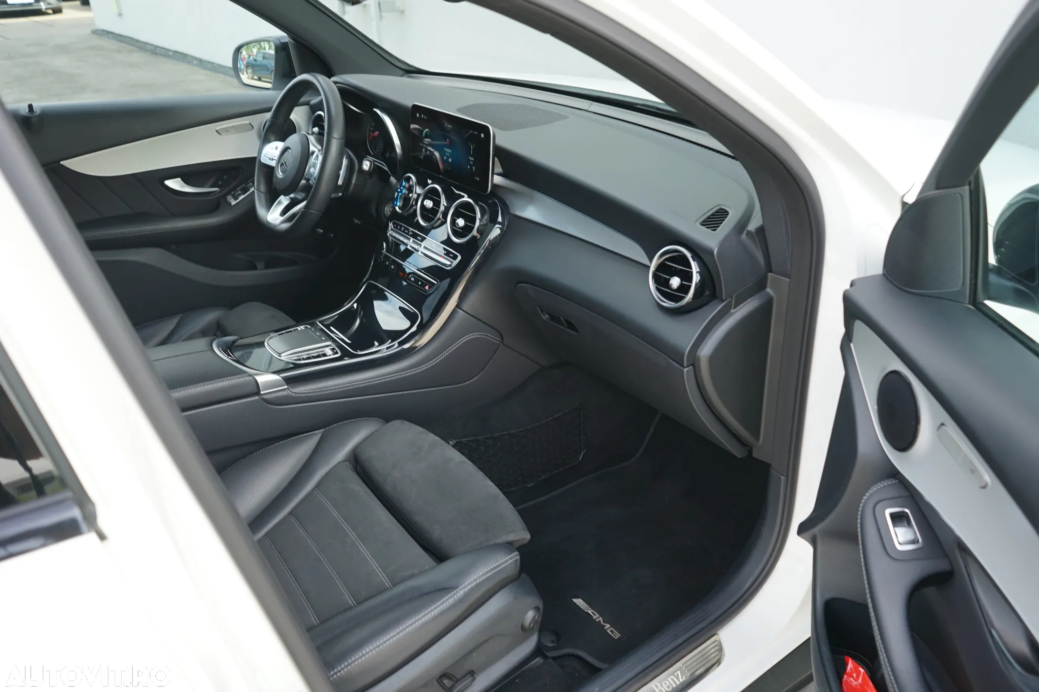 Mercedes-Benz GLC 200 4MATIC - 32