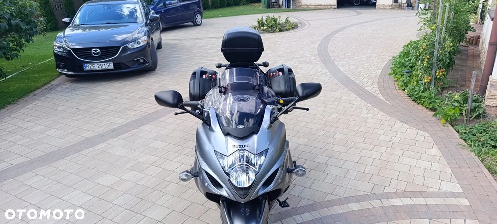 Suzuki GSX - 9