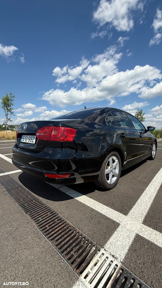 Volkswagen Jetta - 7
