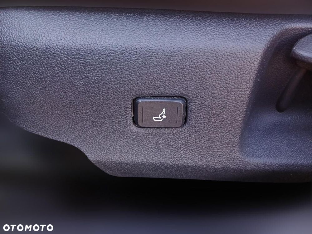 Toyota Corolla 1.8 Hybrid GPF Executive - 23