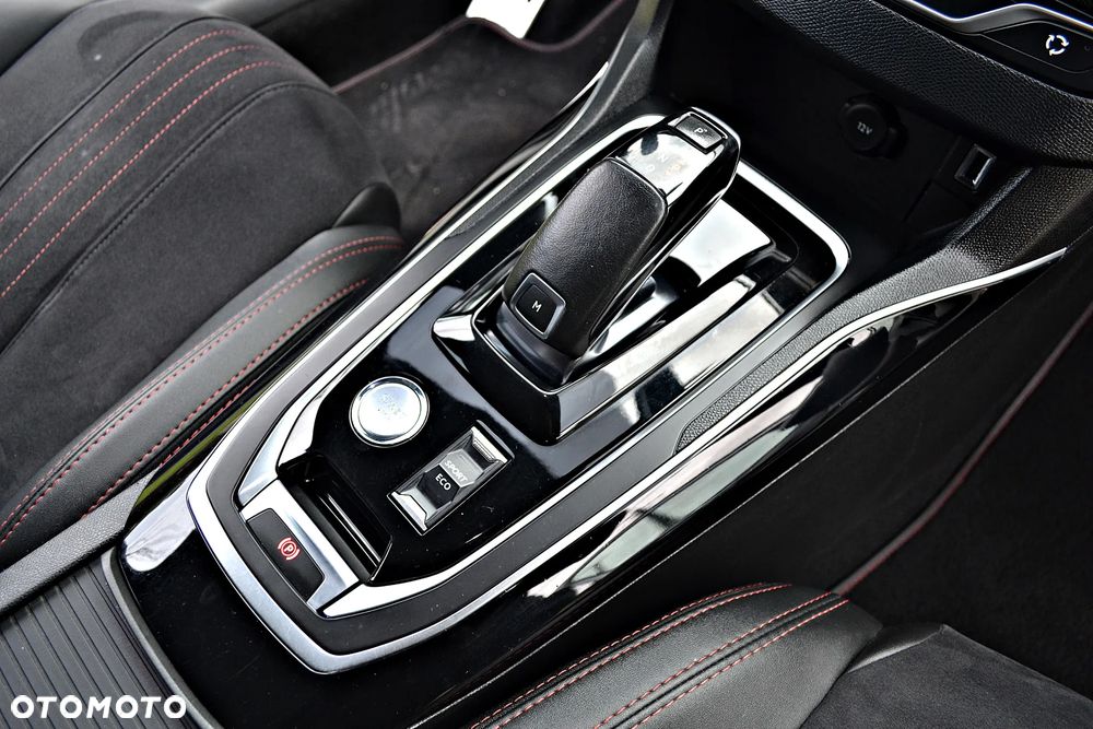 Peugeot 308 BlueHDi FAP 180 EAT8 Stop & Start GT - 33