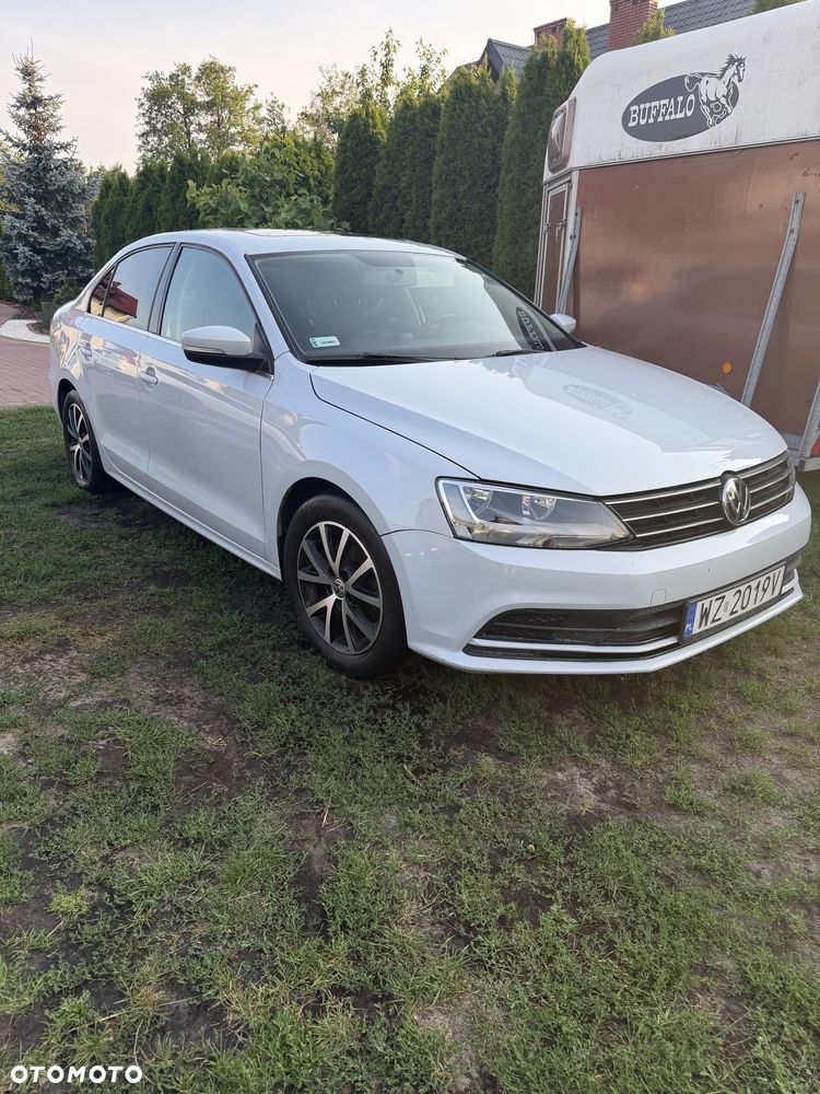 Volkswagen Jetta - 1