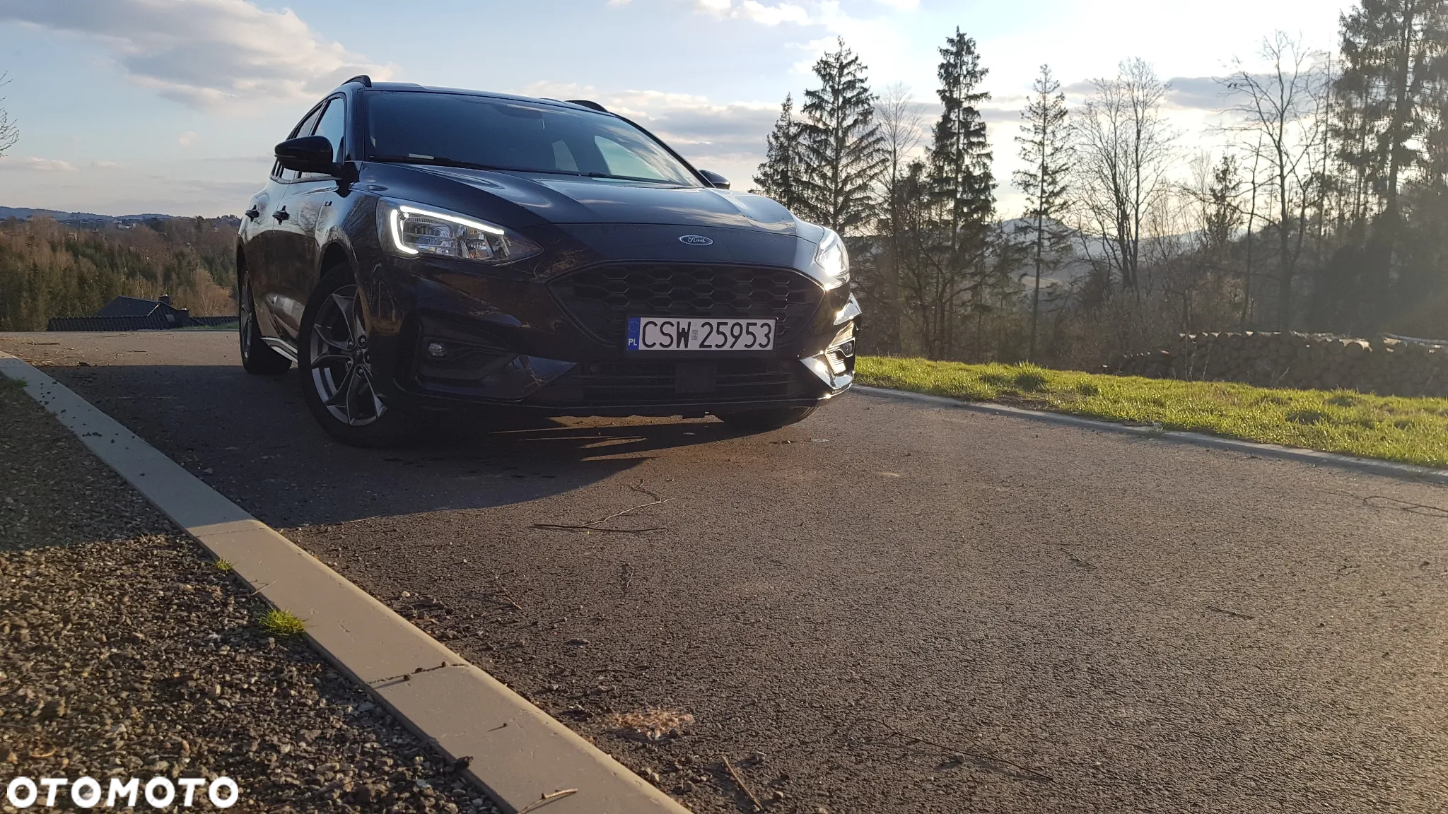 Ford Focus 1.0 EcoBoost Hybrid ST-LINE X - 4