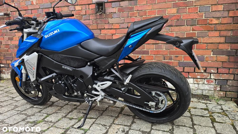 Suzuki GSX - 10