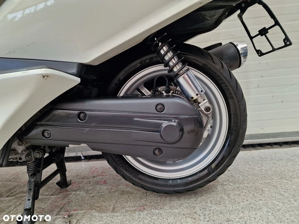 Suzuki Burgman - 12