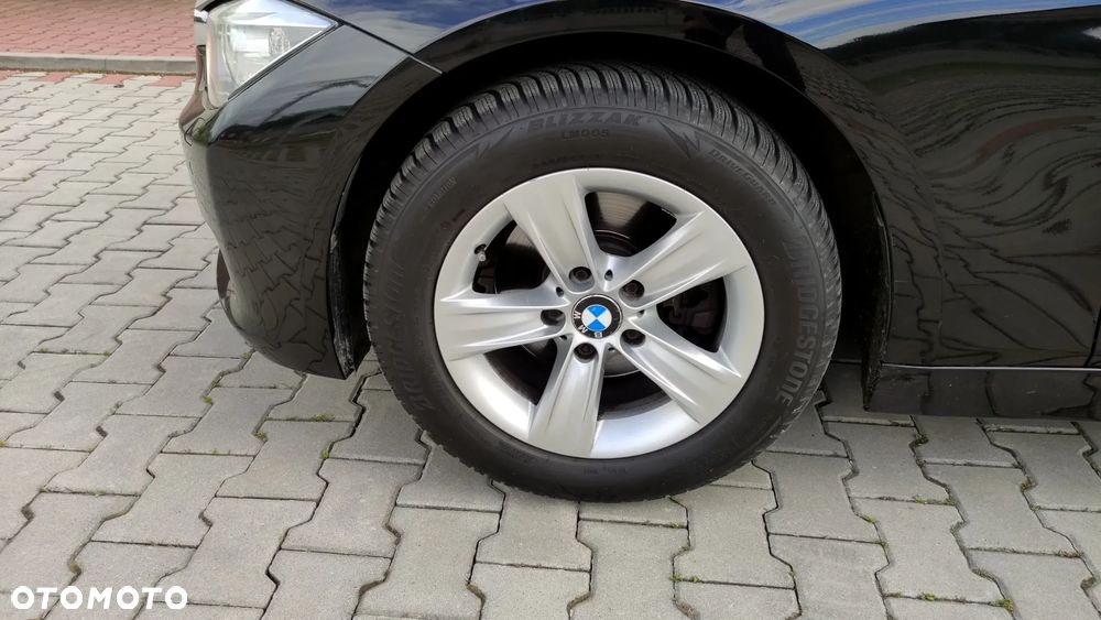 BMW Seria 3 320d DPF Edition Sport - 20