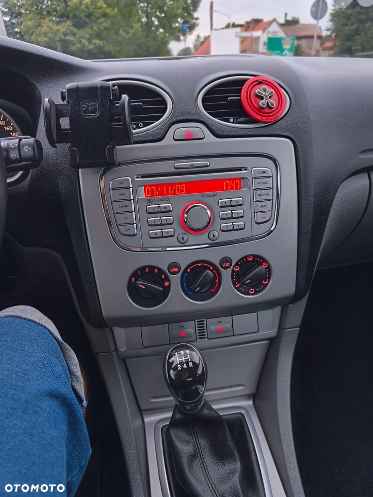 Ford Focus 1.6 16V Style - 22