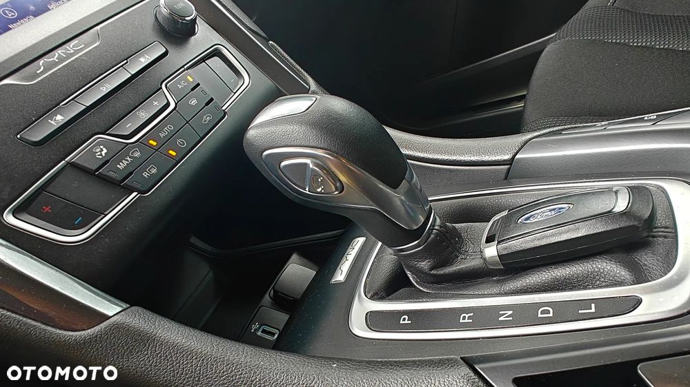 Ford Mondeo 2.0 Hybrid Titanium - 21