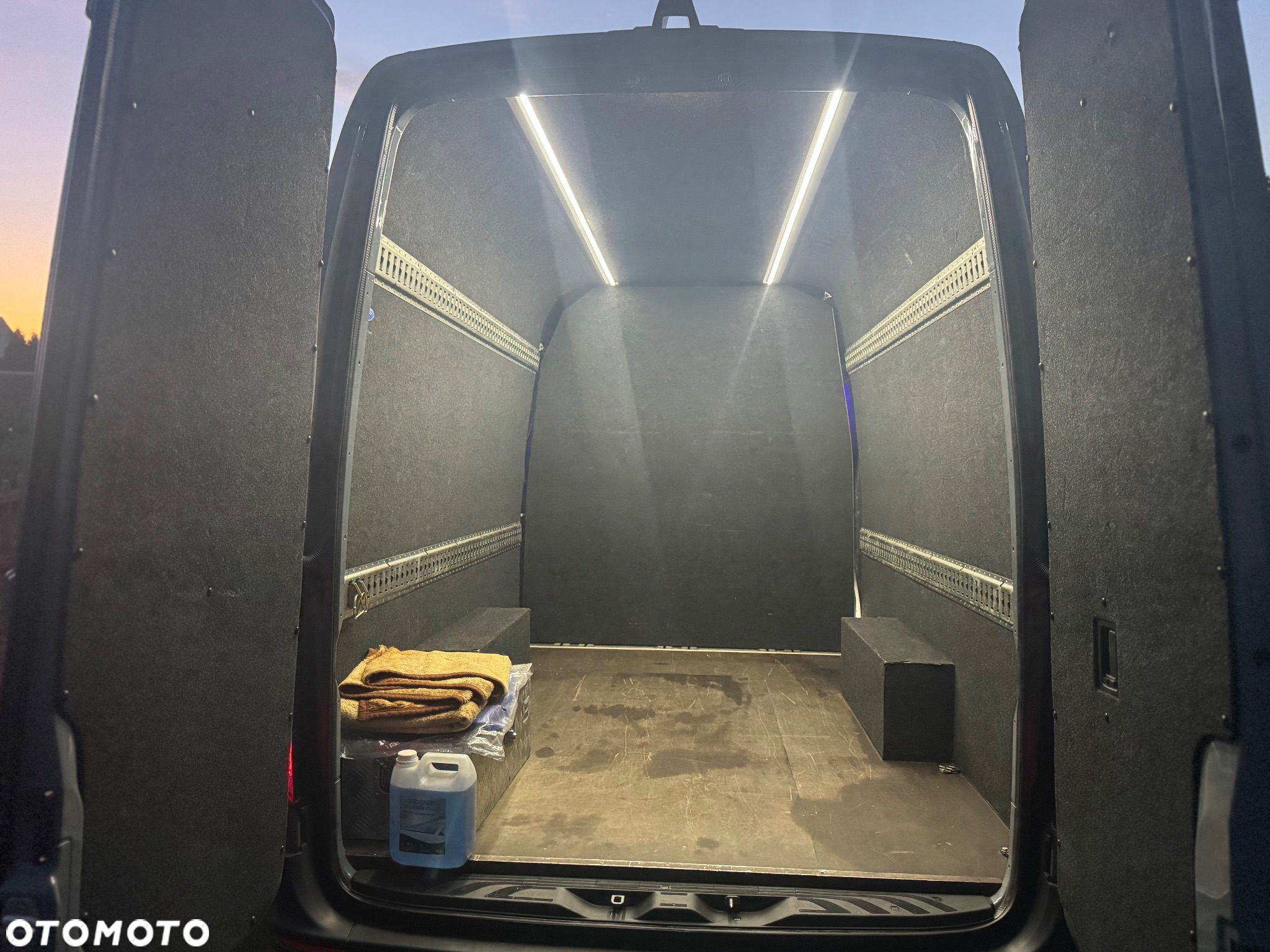 Mercedes-Benz Sprinter 319 CDI 907.233 - 19
