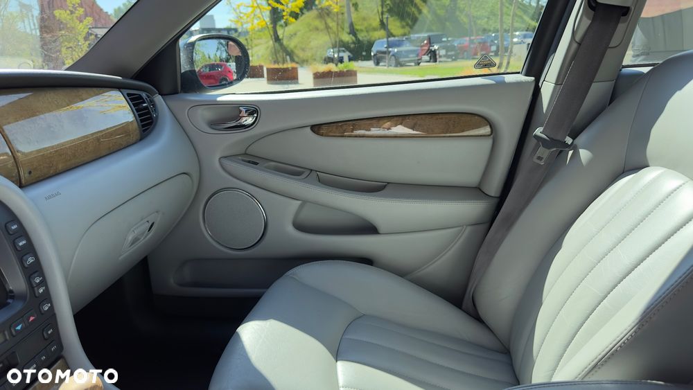 Jaguar X-Type 3.0 V6 4x4 Executive - 16