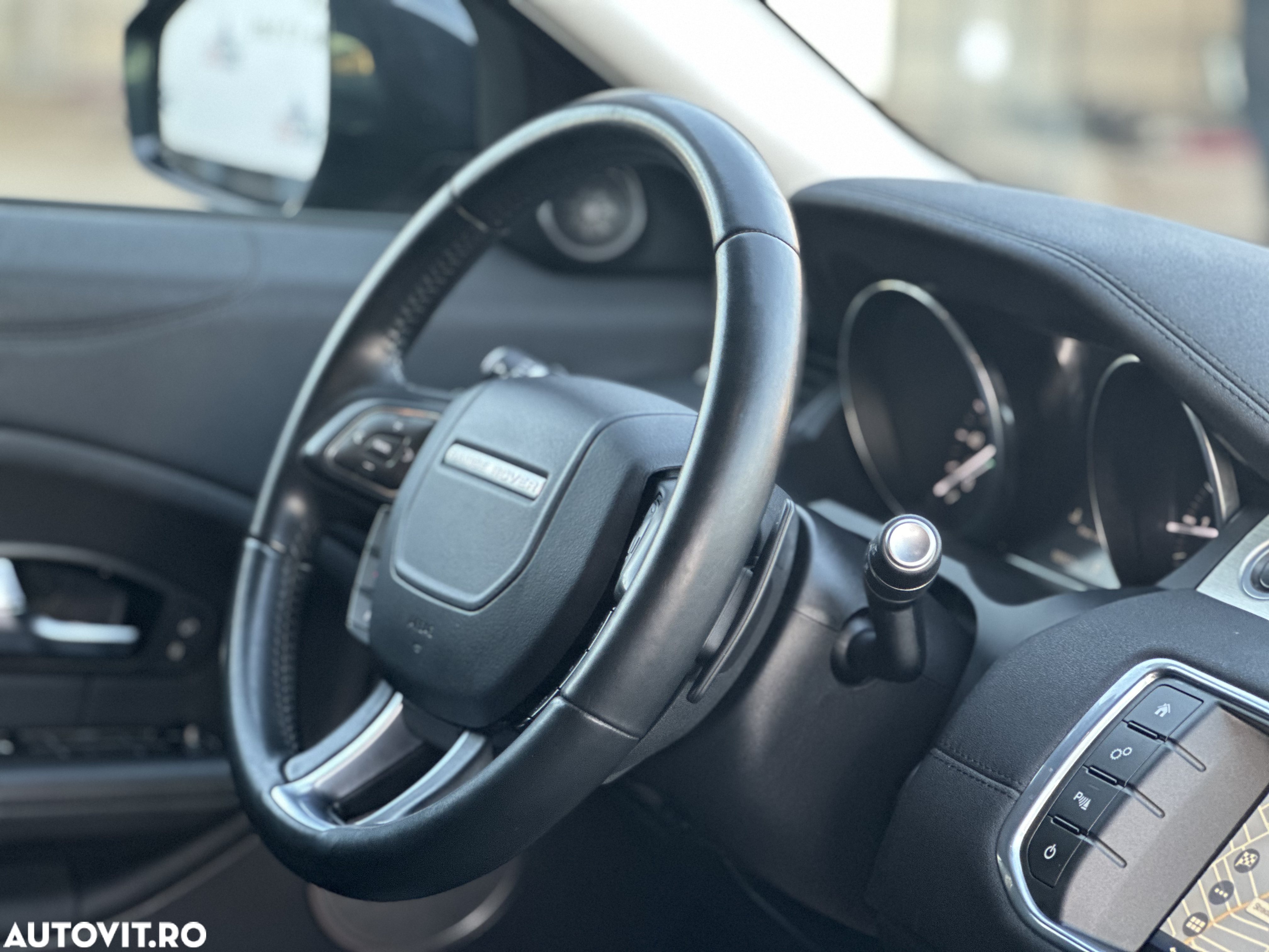 Land Rover Range Rover Evoque - 11