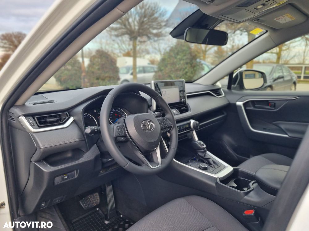 Toyota RAV4 - 11