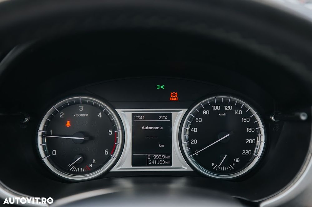 Suzuki Vitara 1.6 DDIS (4x2) Comfort - 12