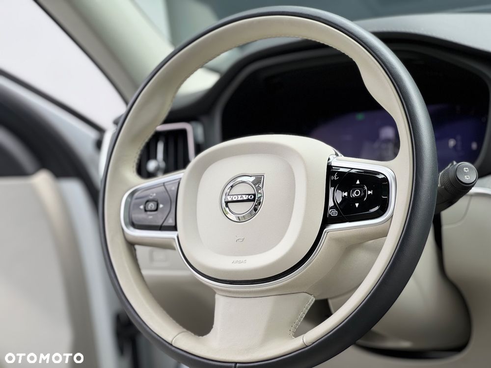 Volvo XC 60 B5 B AWD Ultimate Bright - 22