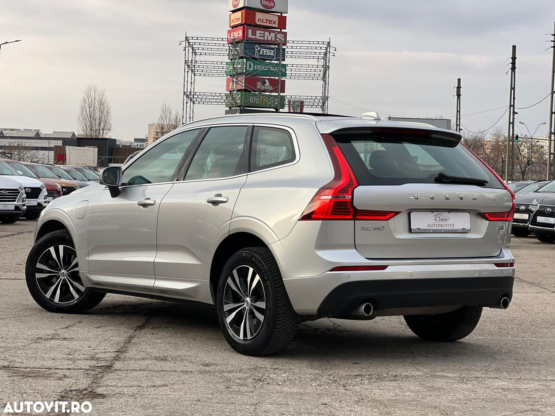 Volvo XC 60 T8 Twin Engine AWD Momentum - 8