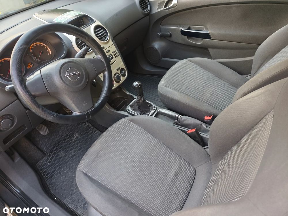 Opel Corsa 1.2 16V Essentia - 13