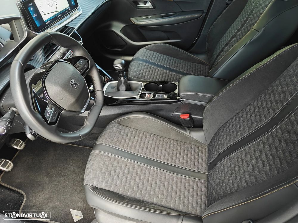 Peugeot 208 PureTech 100 Allure Pack - 17