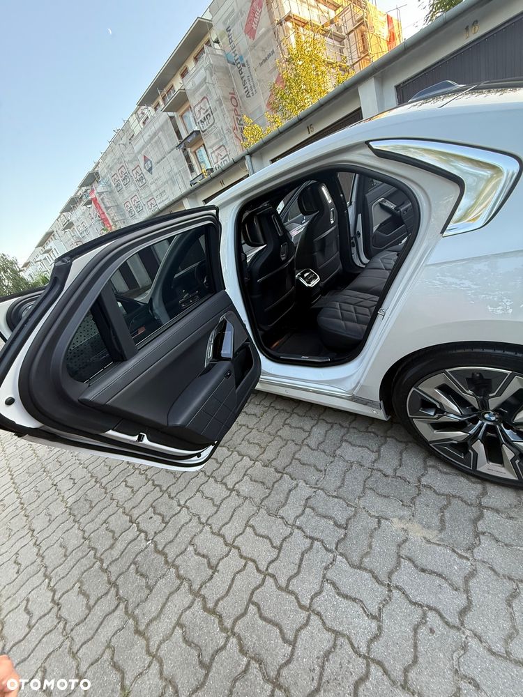 BMW Seria 7 - 25