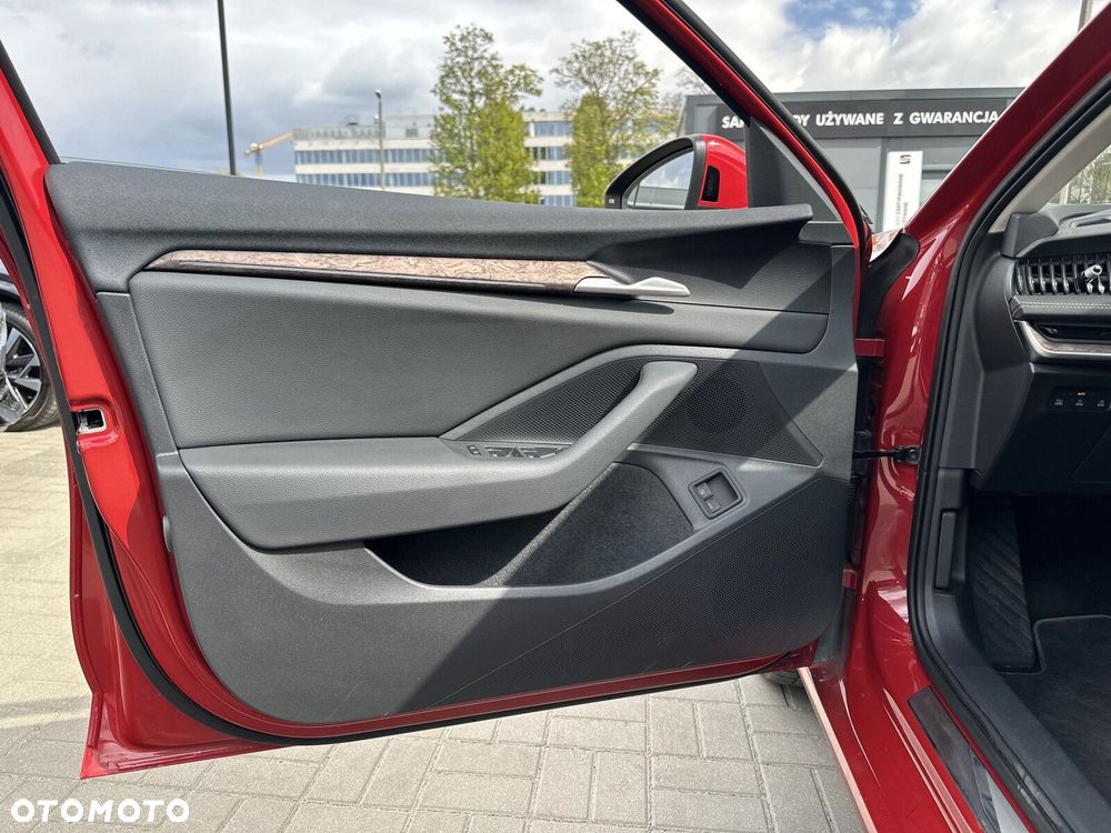 Skoda Superb 1.5 TSI Plug-in Hybrid L&K DSG - 11