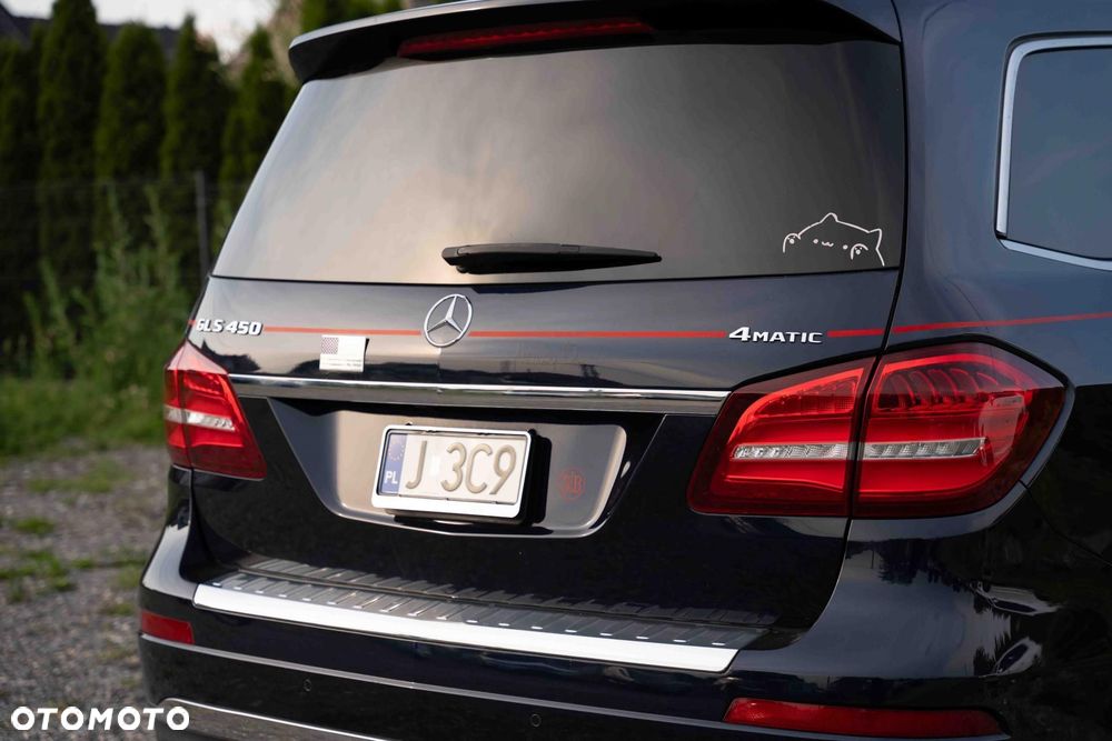 Mercedes-Benz GLS - 33