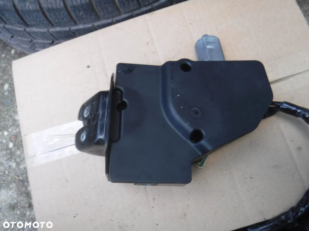 Ford Kuga Mk2 zamek klapy bagaznika CV44-7843102-B - 2