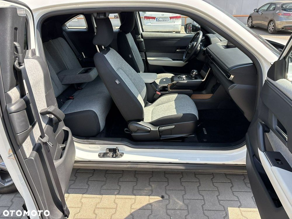 Mazda MX-30 - 16