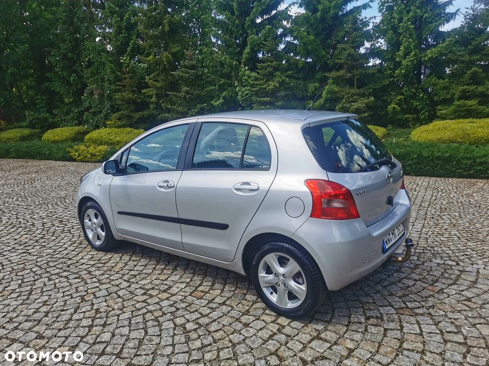 Toyota Yaris 1.33 VVT-i Executive - 3