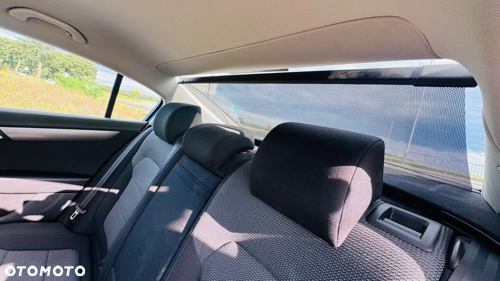 Volkswagen Passat 2.0 TDI DSG BlueMotion Technology Comfortline - 19