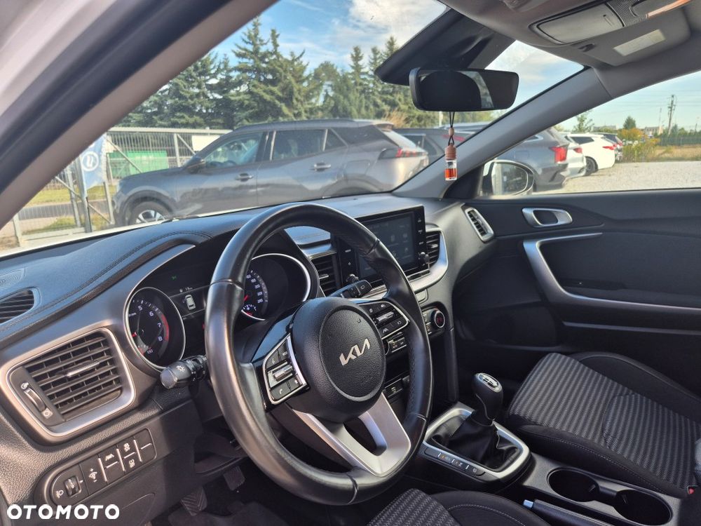 Kia Ceed 1.5 T-GDI M - 14