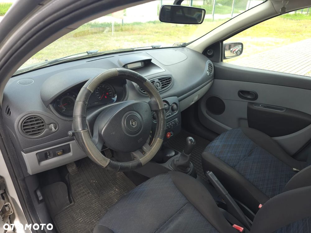 Renault Clio 1.4 16V Expression - 21
