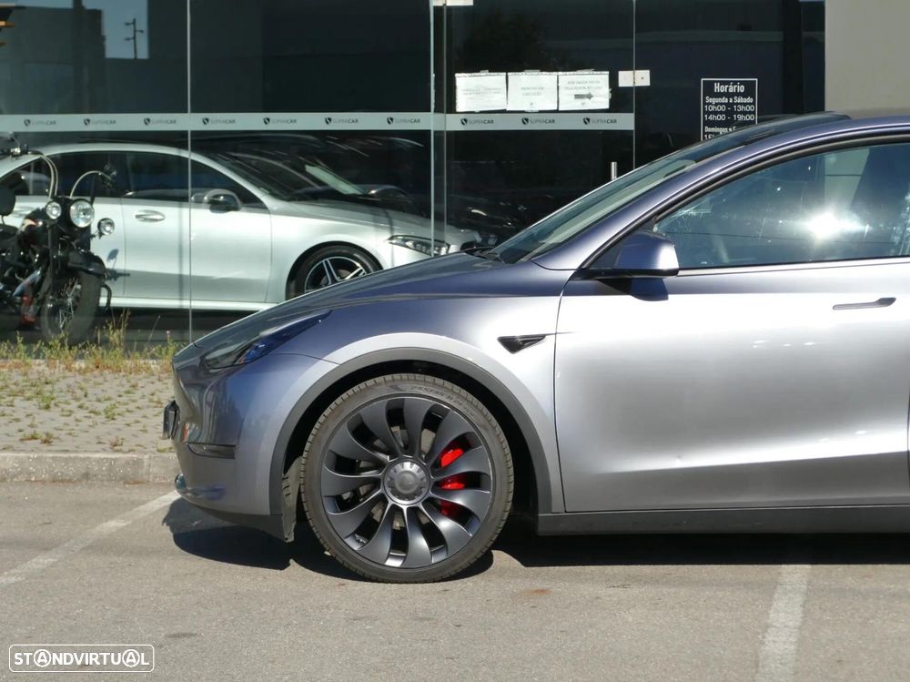 Tesla Model Y Performance Tração Integral - 16